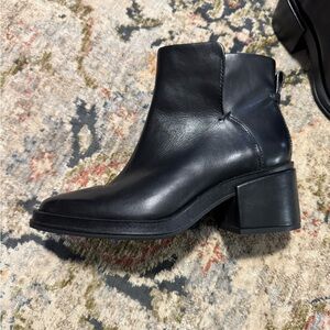Women’s Franco Sarto Chelsea boots 8